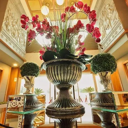 Paris Park Hotel 4*